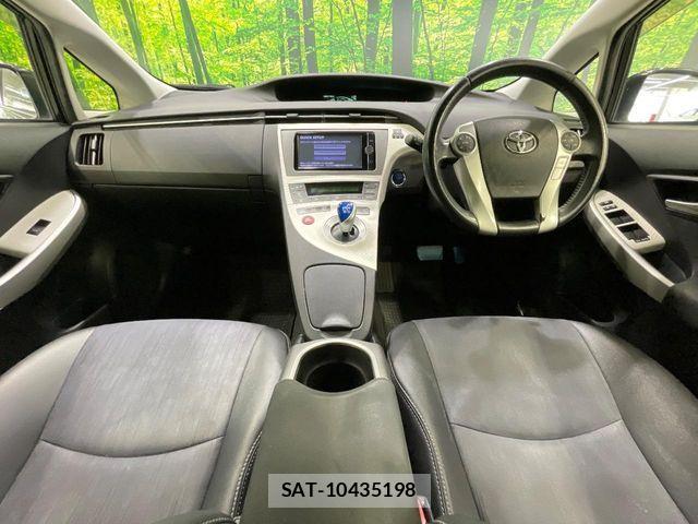 Toyota PRIUS 2013-10 8745285-3
