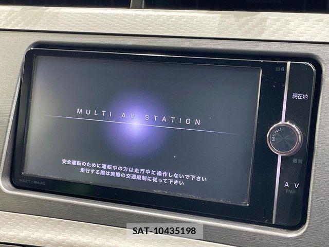 Toyota PRIUS 2013-10 8745285-6