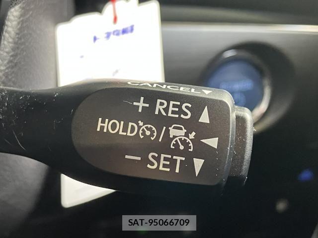 Toyota PRIUS 2021-09 8745258-9