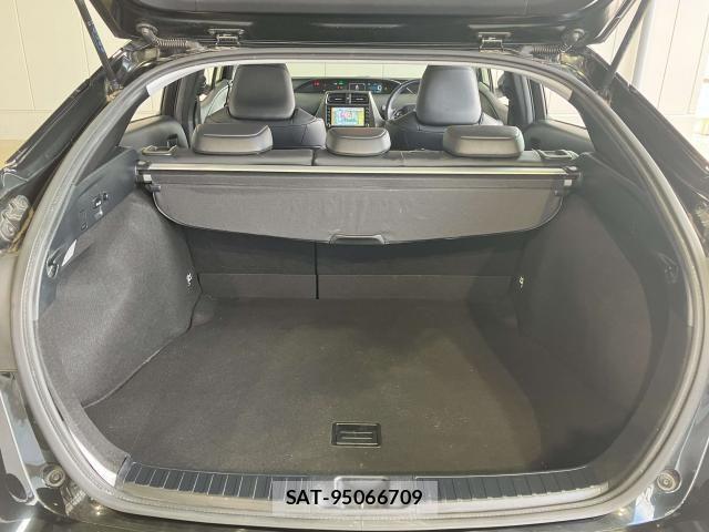 Toyota PRIUS 2021-09 8745258-15