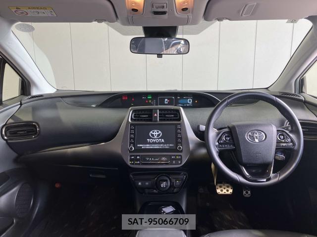 Toyota PRIUS 2021-09 8745258-1