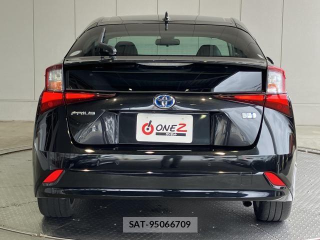 Toyota PRIUS 2021-09 8745258-22