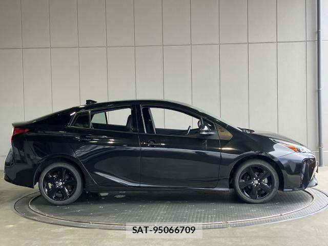 Toyota PRIUS 2021-09 8745258-24