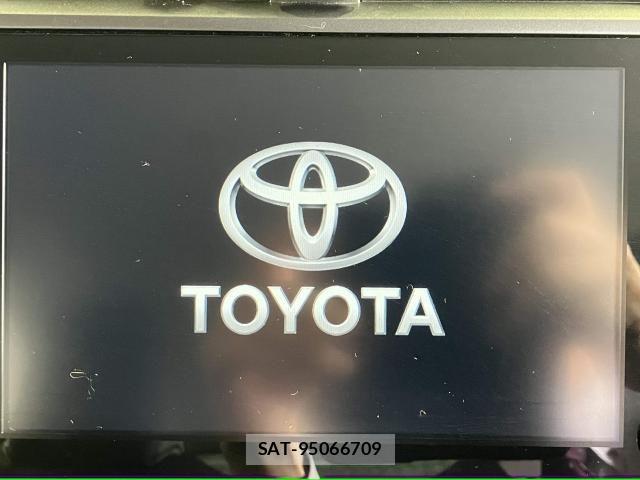 Toyota PRIUS 2021-09 8745258-6