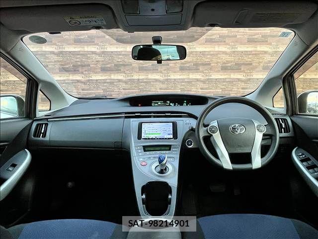 Toyota PRIUS 2013-11 8745311-12