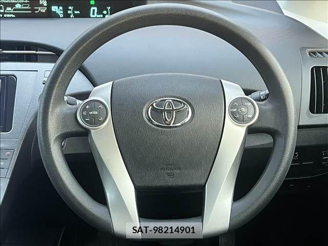 Toyota PRIUS 2013-11 8745311-13