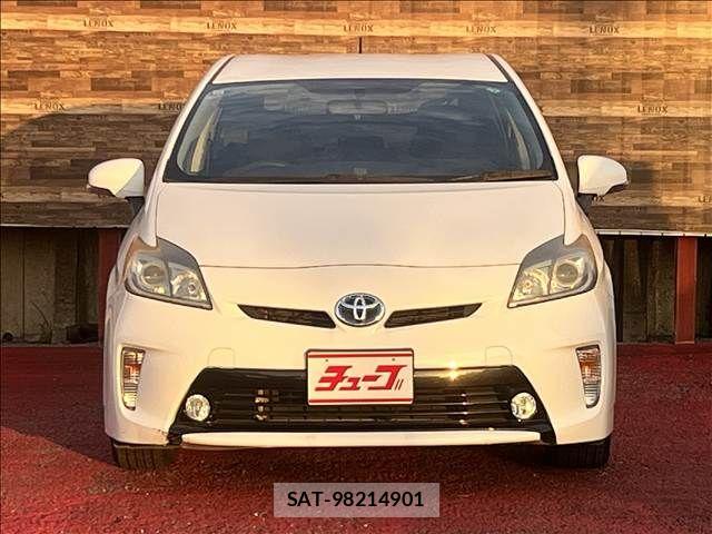 Toyota PRIUS 2013-11 8745311-1