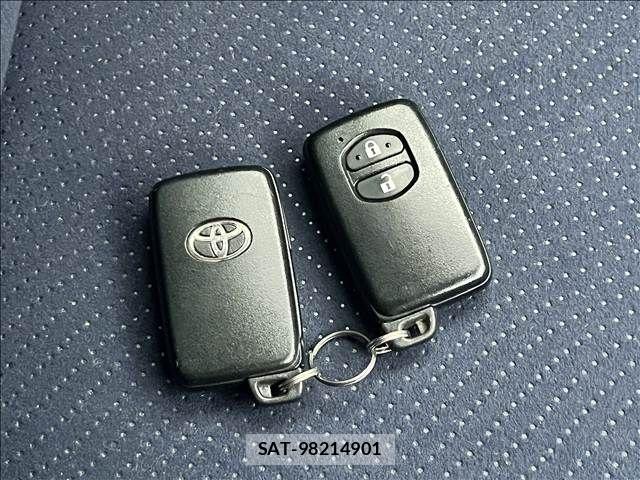 Toyota PRIUS 2013-11 8745311-20