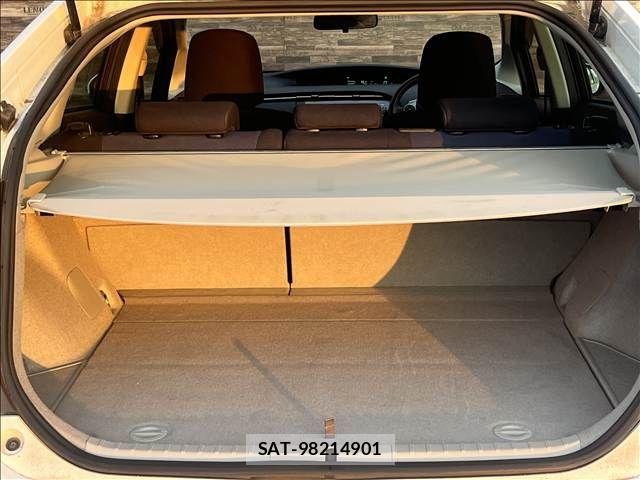 Toyota PRIUS 2013-11 8745311-24