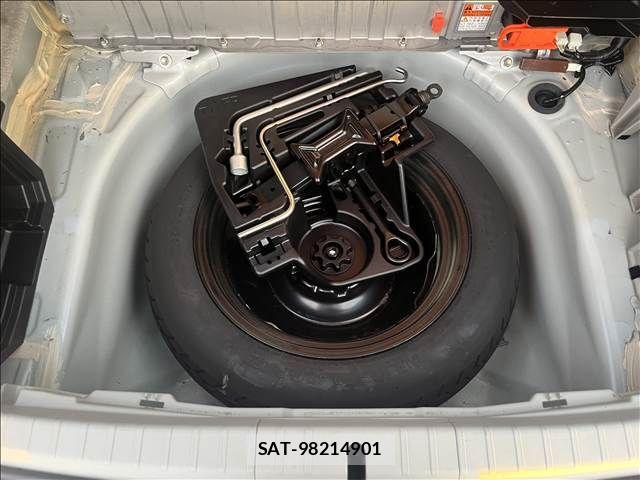 Toyota PRIUS 2013-11 8745311-26