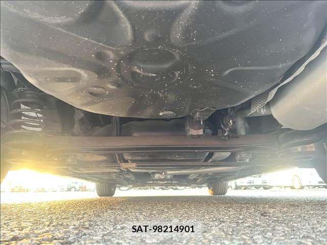 Toyota PRIUS 2013-11 8745311-29