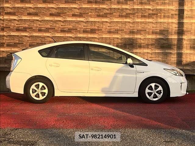 Toyota PRIUS 2013-11 8745311-3