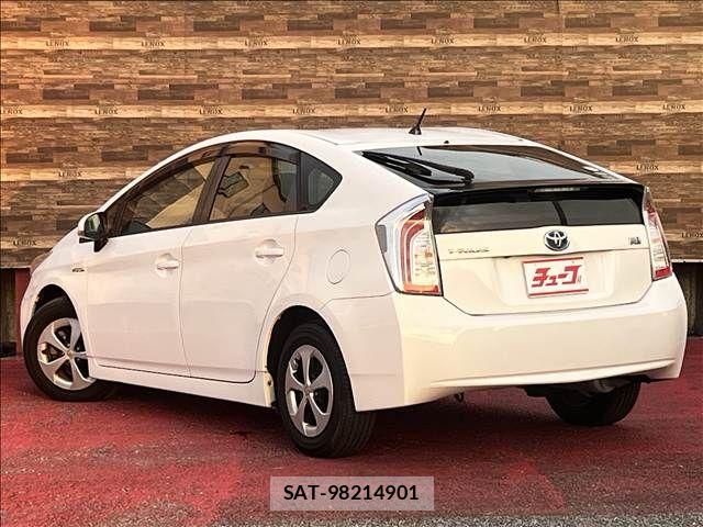 Toyota PRIUS 2013-11 8745311-6