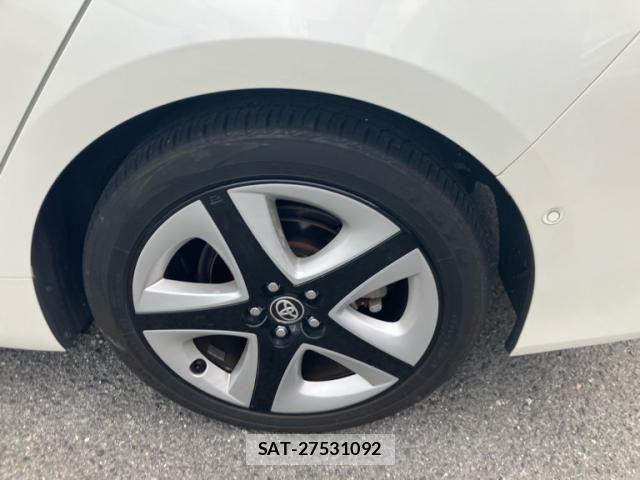 Toyota PRIUS 2019-09 8745261-10