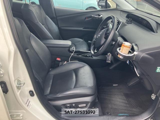 Toyota PRIUS 2019-09 8745261-13