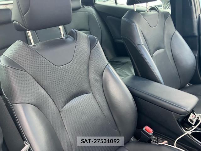 Toyota PRIUS 2019-09 8745261-14
