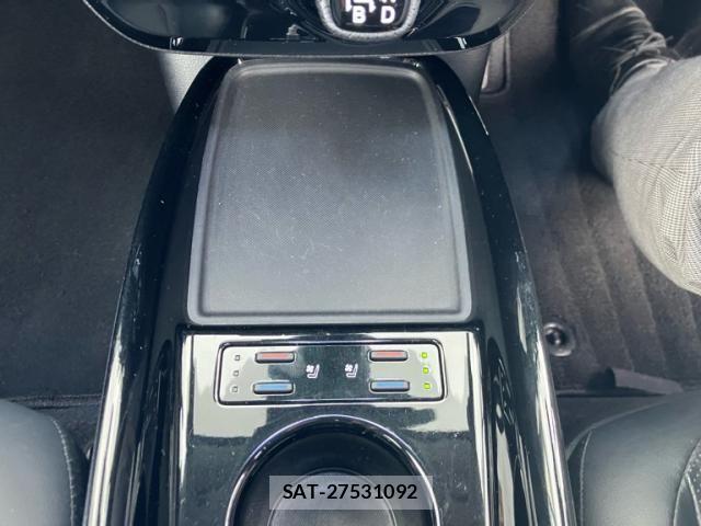 Toyota PRIUS 2019-09 8745261-21