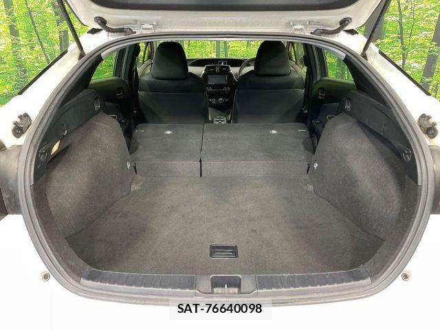 Toyota PRIUS 2019-08 8745268-9