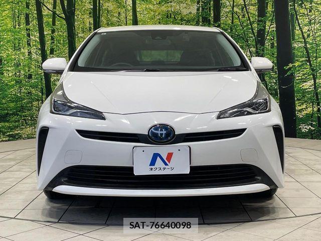 Toyota PRIUS 2019-08 8745268-13
