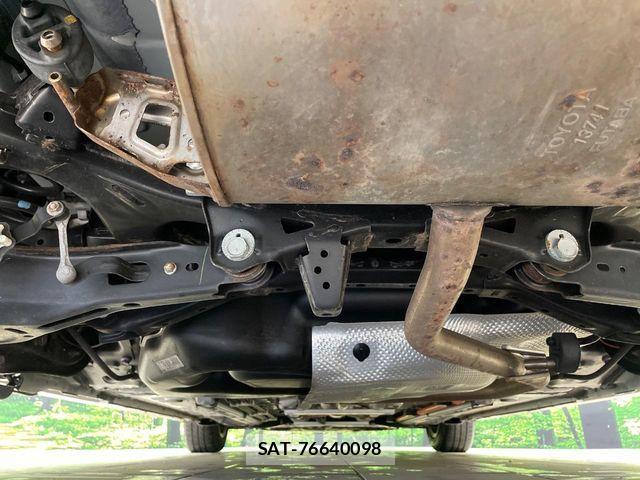 Toyota PRIUS 2019-08 8745268-18