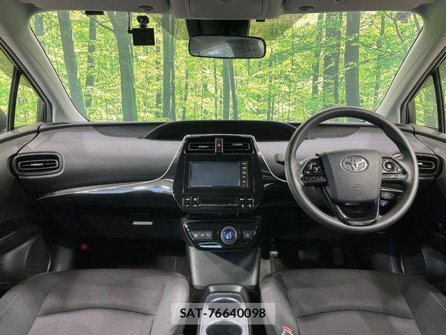 Toyota PRIUS 2019-08 8745268-1