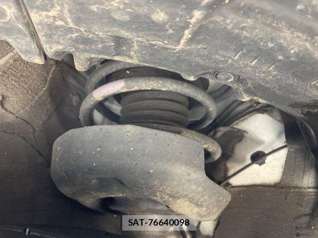 Toyota PRIUS 2019-08 8745268-19