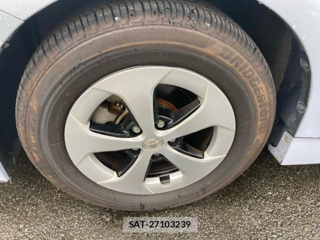 Toyota PRIUS 2010-09 8745359-8