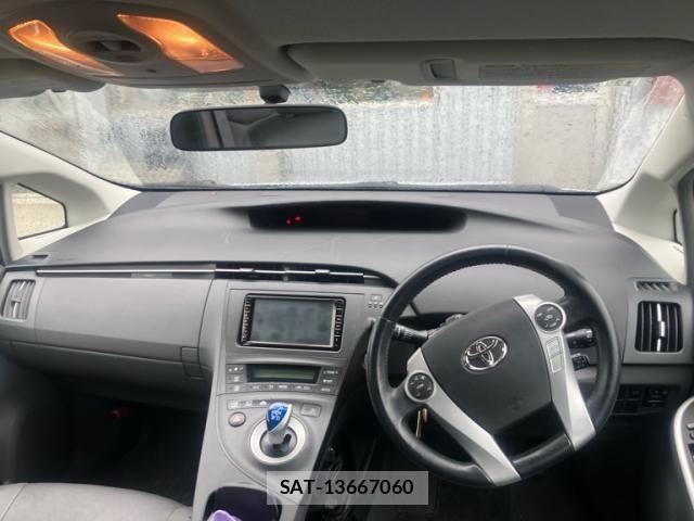 Toyota PRIUS 2009-12 8745343-13