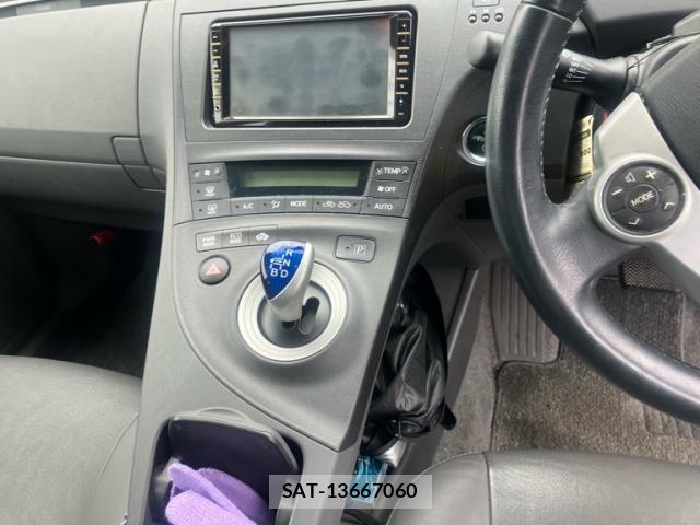 Toyota PRIUS 2009-12 8745343-18
