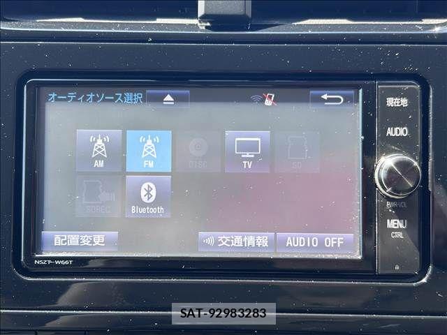 Toyota PRIUS 2017-11 8745296-15