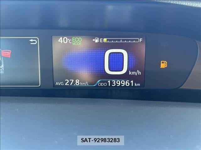 Toyota PRIUS 2017-11 8745296-18
