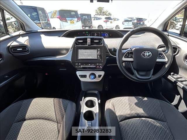 Toyota PRIUS 2017-11 8745296-2