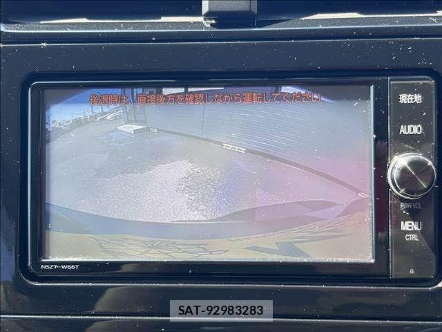 Toyota PRIUS 2017-11 8745296-3