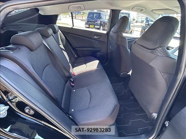 Toyota PRIUS 2017-11 8745296-6