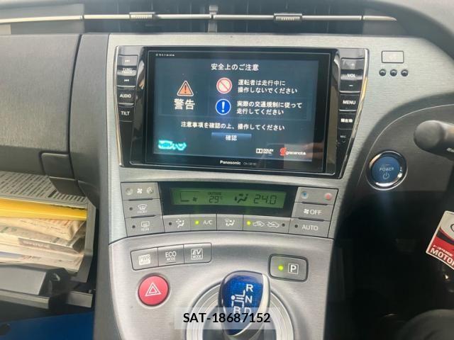 Toyota PRIUS 2013-09 8745348-18