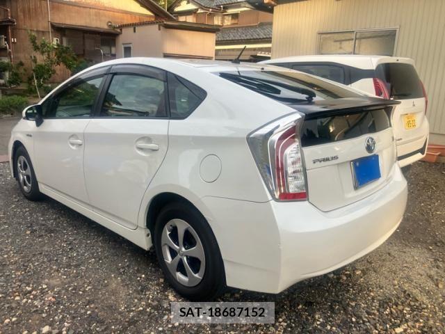 Toyota PRIUS 2013-09 8745348-2