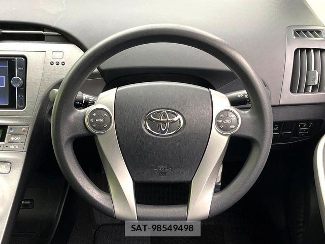 Toyota PRIUS 2013-10 8745308-10