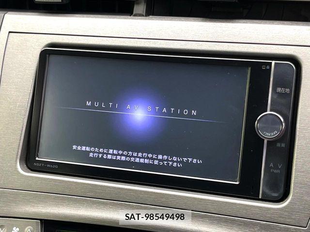 Toyota PRIUS 2013-10 8745308-2