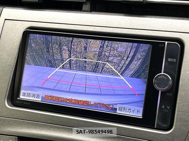 Toyota PRIUS 2013-10 8745308-3