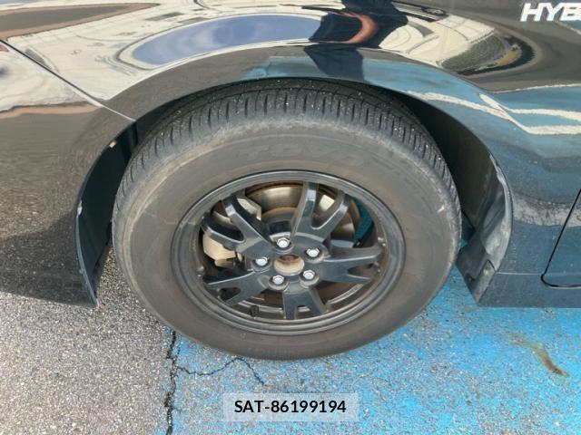 Toyota PRIUS 2015-04 8745340-6