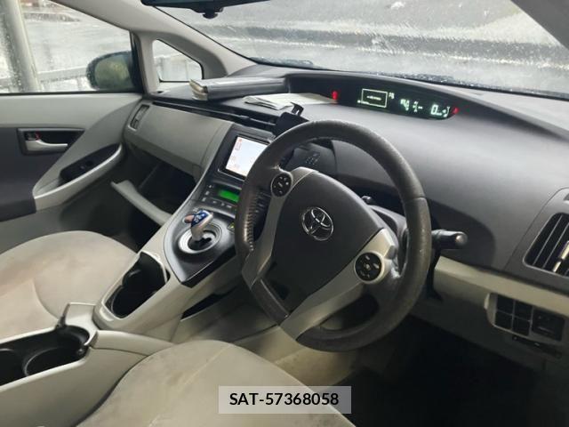 Toyota PRIUS 2011-06 8745354-10
