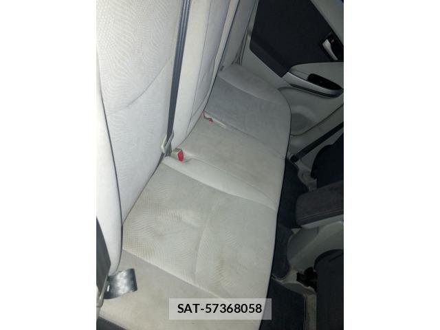 Toyota PRIUS 2011-06 8745354-11