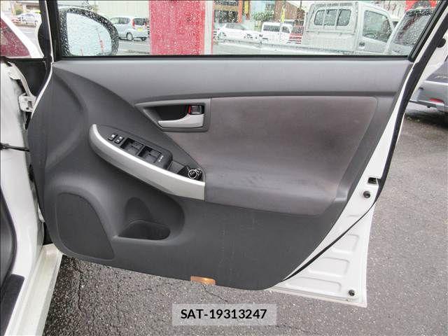 Toyota PRIUS 2009-10 8745323-16