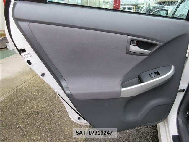 Toyota PRIUS 2009-10 8745323-26