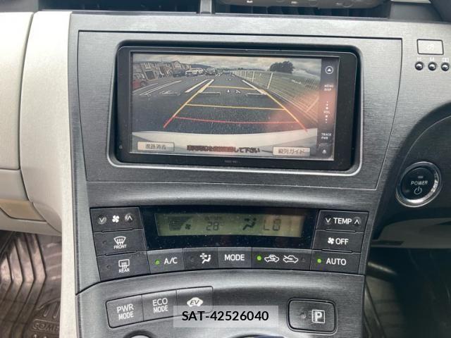 Toyota PRIUS 2011-09 8744189-17