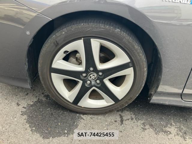 Toyota PRIUS 2016-06 8745299-11