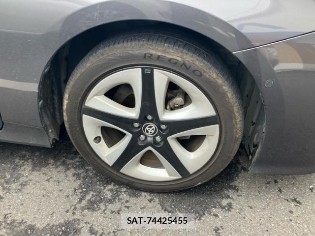 Toyota PRIUS 2016-06 8745299-12
