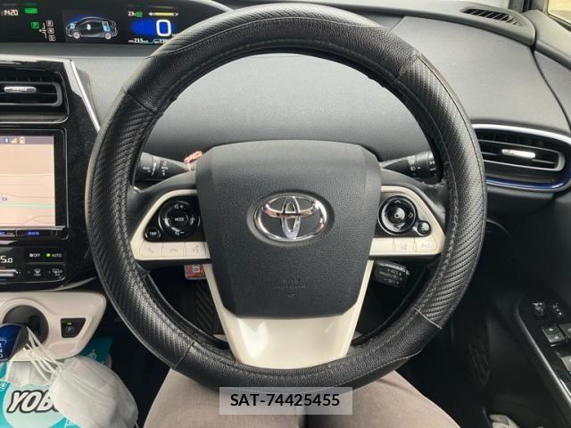 Toyota PRIUS 2016-06 8745299-15