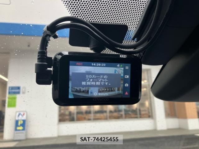 Toyota PRIUS 2016-06 8745299-20