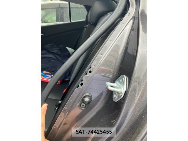 Toyota PRIUS 2016-06 8745299-25